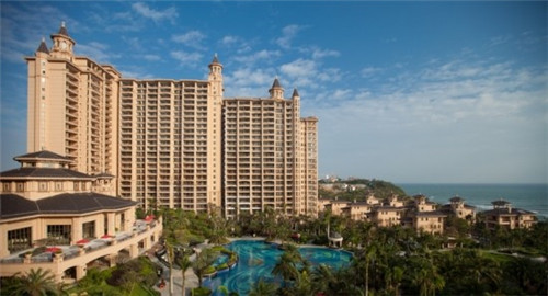 棕色适合客厅吗装修风格（客厅棕色家具配什么颜色窗帘）