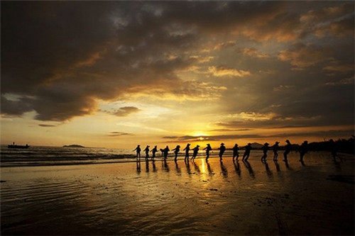 168身高150斤的女人图片（168厘米150斤女生胖吗）